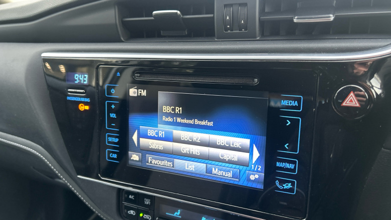 Toyota Auris 1.8 Hybrid Design TSS 5dr CVT [Nav] Hybrid Estate